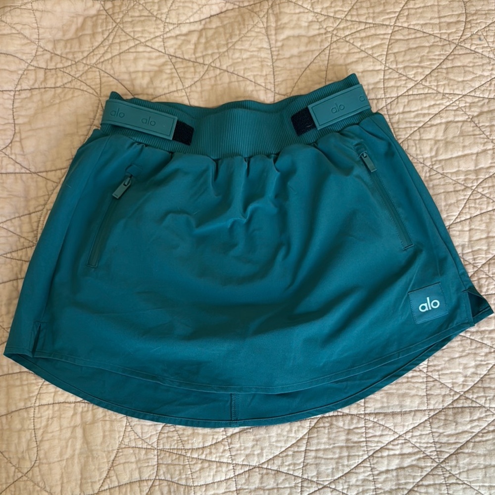 Alo High-Waist Elevation Mini Skirt size XS in midnight green